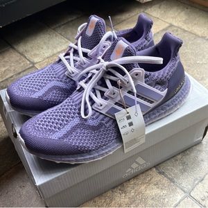 NWT Adidas Ultraboost, women’s size 10